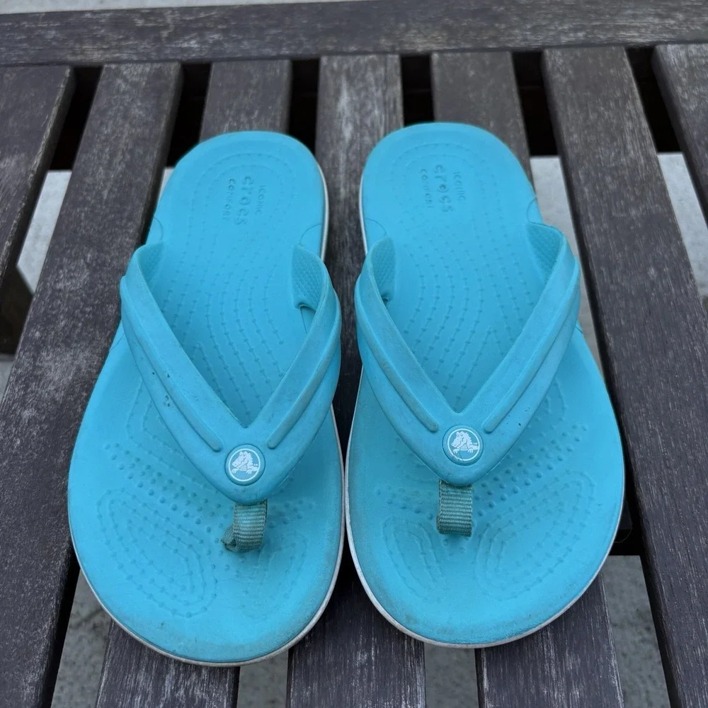 Crocs Kids J2 Blue Flip Flop Sandals Beach Pool Summer Lightweight Comfort